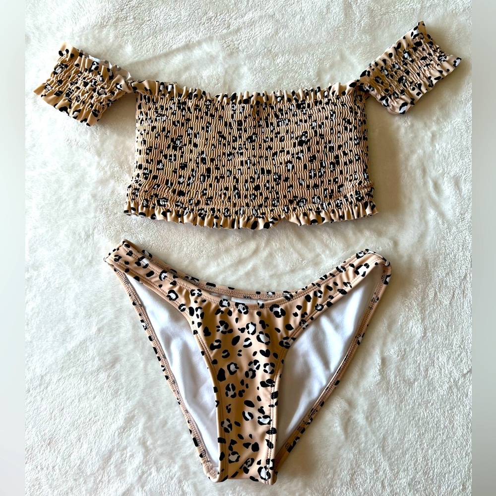 Two Piece Bathing Suit, from xhilaration, size small!
